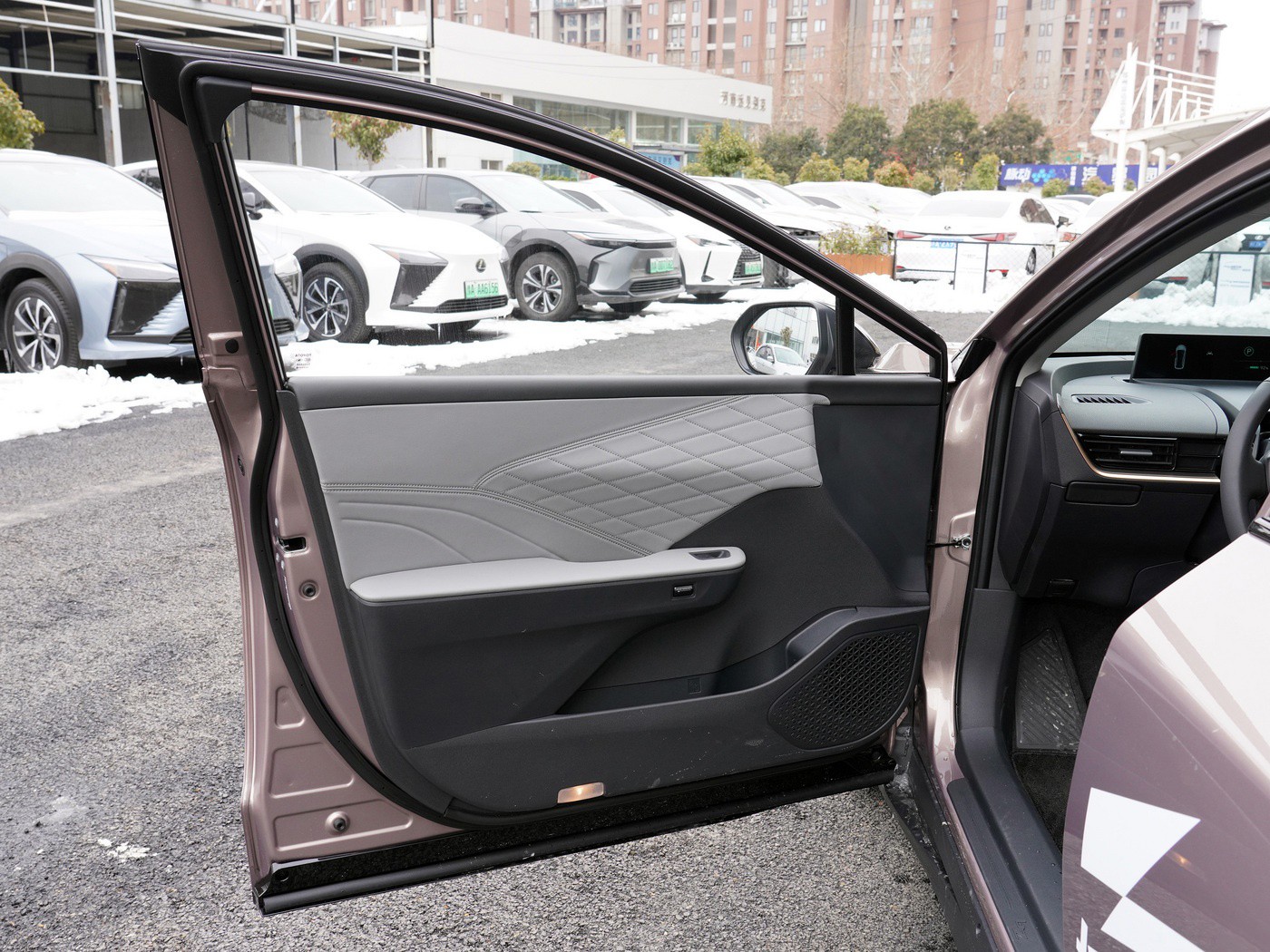 Toyota BZ3 Sedan 6